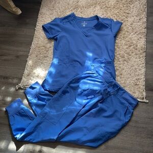 Medcouture Scrub Set